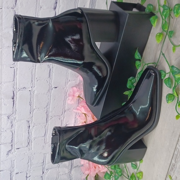 Steve Madden Rolfe Block Heel Bootie NWOB - Picture 2 of 8